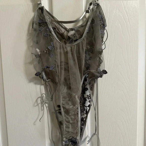 Floral Embroidered Mesh Lace-Up Teddy Bodysuit Size: Medium NWOT - Picture 8 of 8